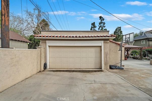 Detached Garage, Exterior