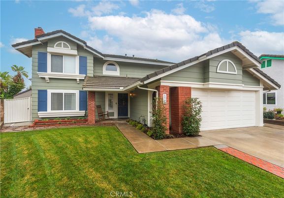 Attached, Exterior, Facade, Brick Facade, American Craftsman