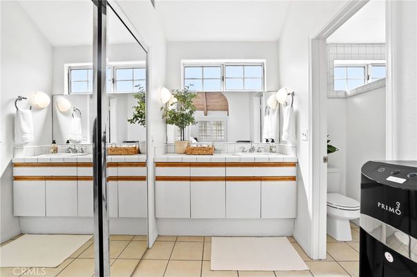 Bathroom, Interior, Tile Countertops