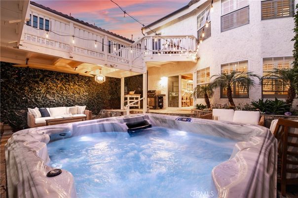 Exterior, Hot Tub