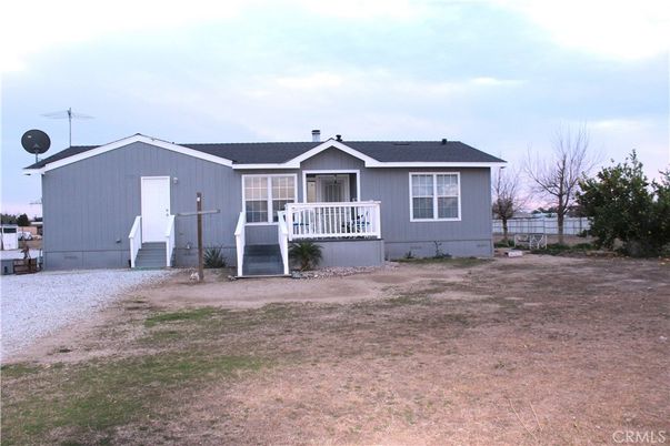 Backyard, Exterior, Facade, Ranch