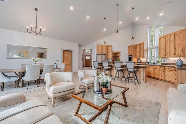 Chandelier, Dining room, Interior, Kitchen, Pendant Lights, Recessed Lighting, Wood Texture Flooring