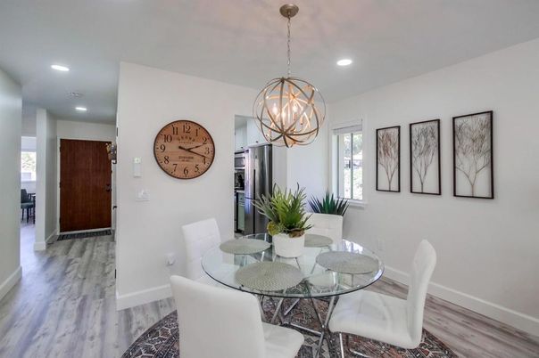 Chandelier, Dining room, Interior, Recessed Lighting, Wood Texture Flooring