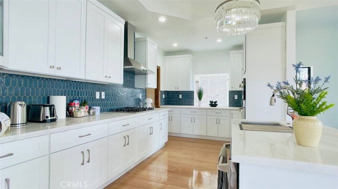 Chandelier, Interior, Kitchen, Recessed Lighting, Wood Texture Flooring