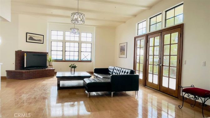 Interior, Living room, Pendant Lights, Wood Texture Flooring