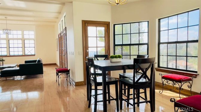 Chandelier, Dining room, Interior, Living room, Pendant Lights, Wood Texture Flooring