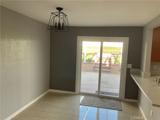 Empty room, Interior, Pendant Lights