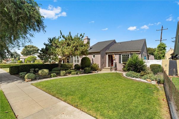 Backyard, Exterior, Facade, French Provincial