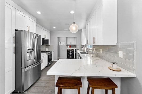Interior, Kitchen, Pendant Lights, Recessed Lighting, Stainless Steel Appliances