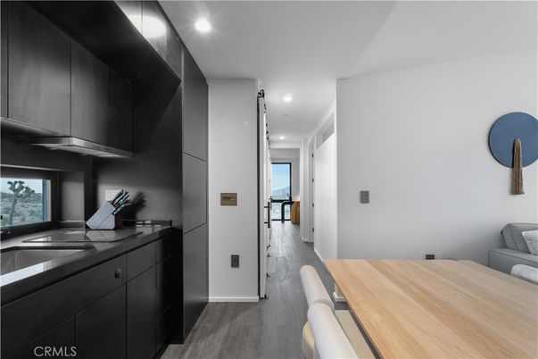 Interior, Kitchen, Recessed Lighting, Water, Wood Texture Flooring