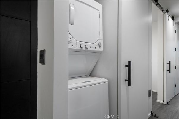 Interior, Utility Closets, Washer, Wood Texture Flooring
