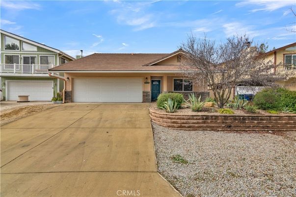 Attached, Exterior, Facade, Ranch