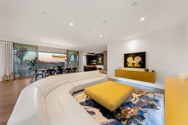 Dining room, Interior, Living room, Pendant Lights, Recessed Lighting, Wood Texture Flooring