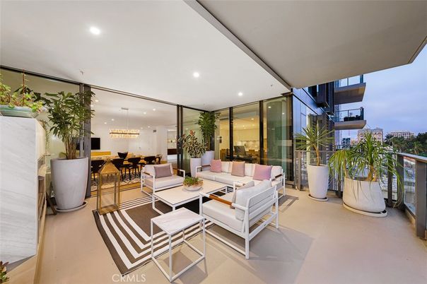 Dining room, Interior, Living room, Pendant Lights, Recessed Lighting