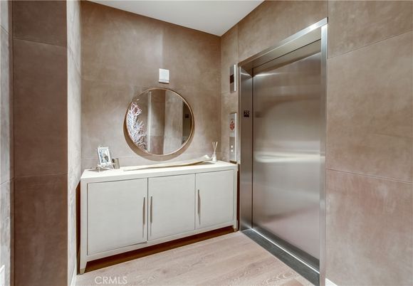 Elevator, Interior, Wood Texture Flooring