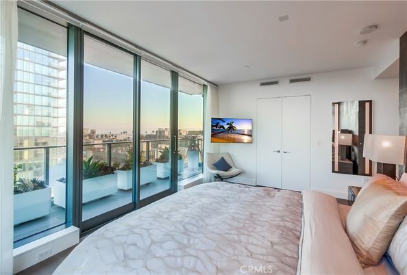 Bedroom, Interior, Water