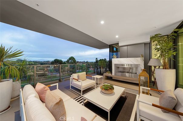 Interior, Living room, Recessed Lighting, Stainless Steel Appliances