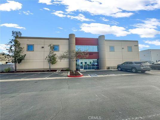 Exterior, Facade, Modern