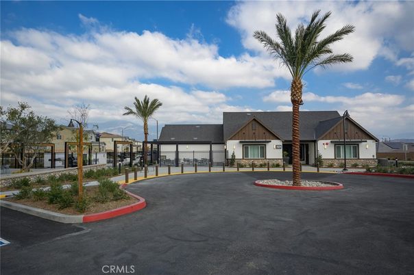 Exterior, Facade, Ranch