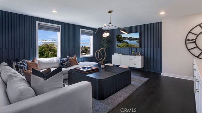 Interior, Living room, Pendant Lights, Recessed Lighting, Wood Texture Flooring