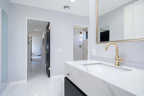 Bathroom, Interior, Recessed Lighting
