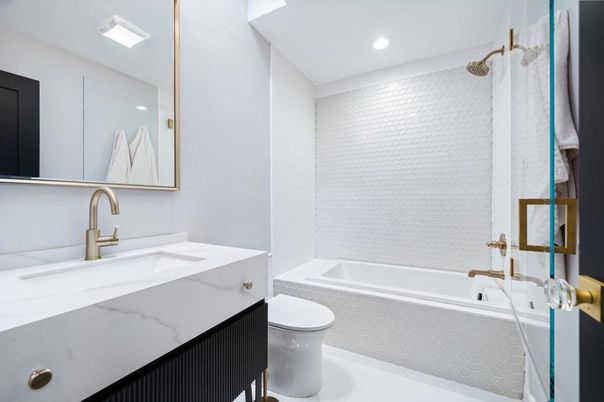 Bathroom, Interior, Recessed Lighting