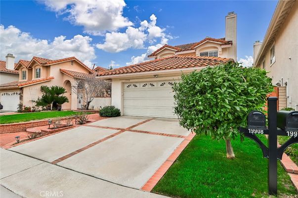 Attached, Exterior, Facade, Spanish Mediterranean