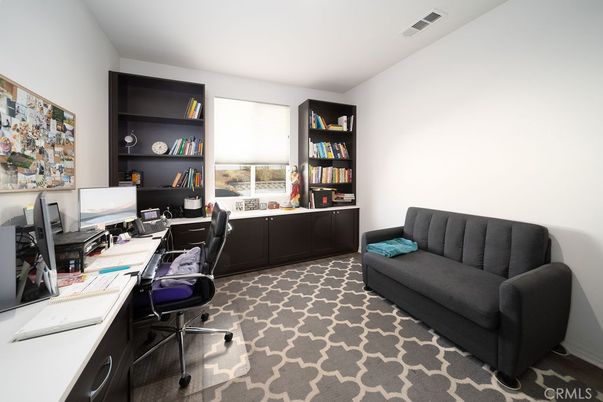 Home Office, Interior