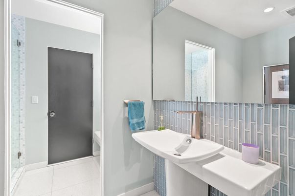 Bathroom, Interior, Recessed Lighting