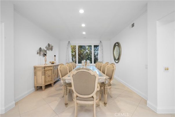 Dining room, Interior, Recessed Lighting
