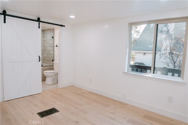 Bathroom, Interior, Recessed Lighting, Wood Texture Flooring