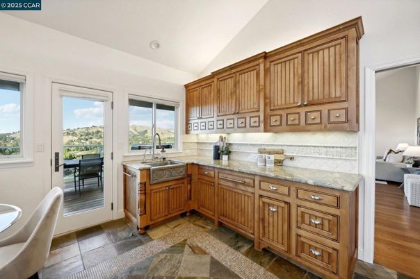 Interior, Kitchen, Recessed Lighting, Water