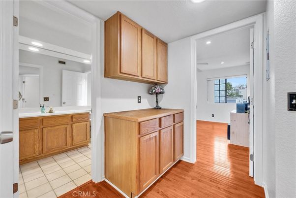 Bathroom, Interior, Recessed Lighting, Wood Texture Flooring