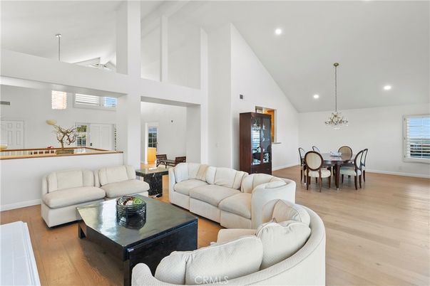 Chandelier, Dining room, Interior, Living room, Recessed Lighting, Wood Texture Flooring