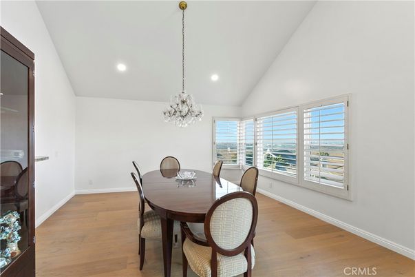 Chandelier, Dining room, Interior, Recessed Lighting, Wood Texture Flooring