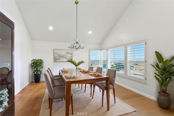 Chandelier, Dining room, Interior, Recessed Lighting, Wood Texture Flooring