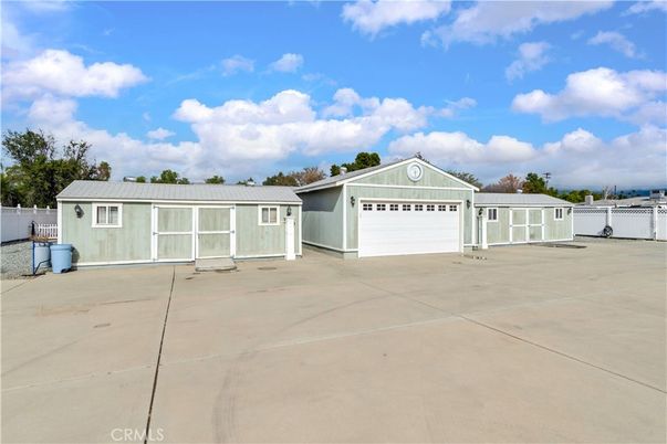 Detached Garage, Exterior