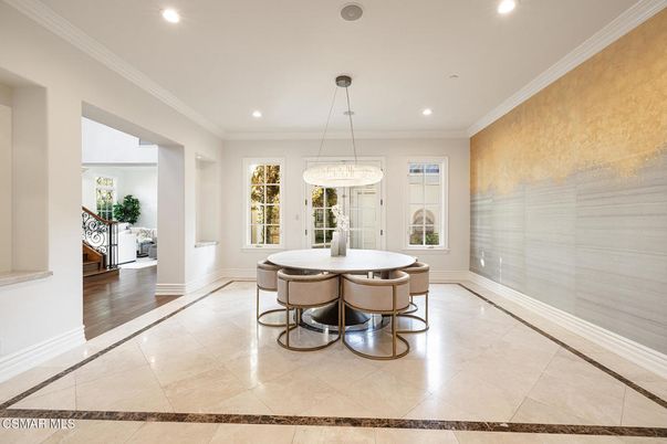 Chandelier, Dining room, Interior, Pendant Lights, Recessed Lighting, Wood Texture Flooring