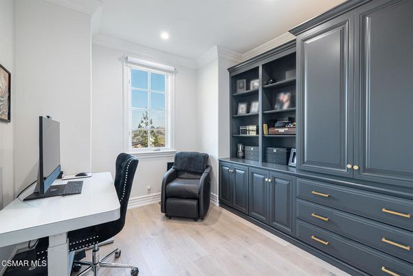 Home Office, Interior, Recessed Lighting, Wood Texture Flooring