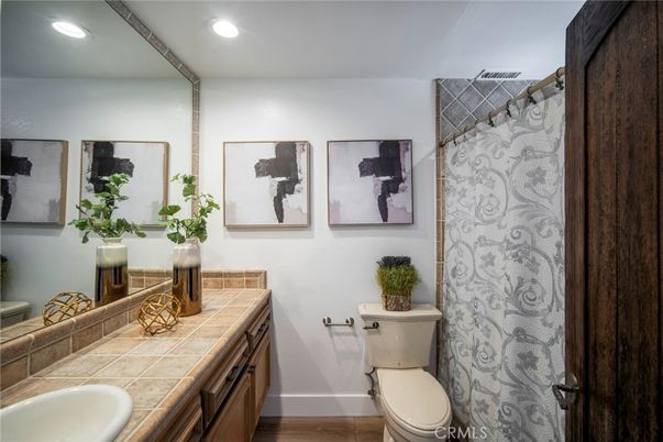 Bathroom, Interior, Recessed Lighting, Tile Countertops