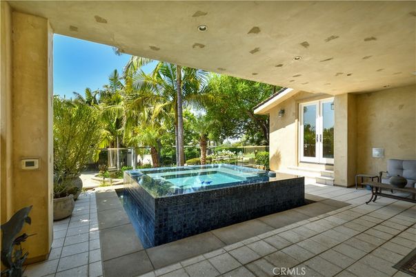 Exterior, Hot Tub, Pool
