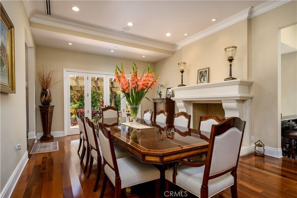 Dining room, Fireplace, Interior, Recessed Lighting, Wood Texture Flooring