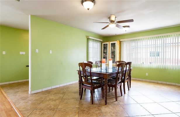 Dining room, Interior