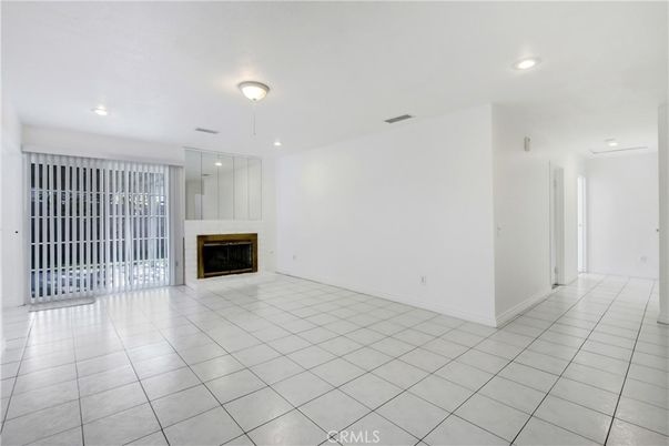 Empty room, Fireplace, Interior, Recessed Lighting