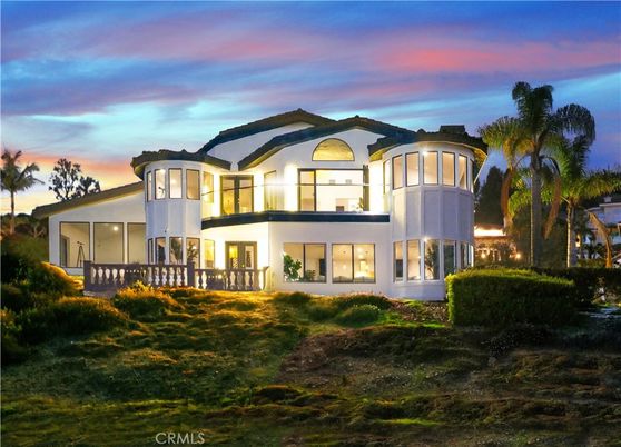 Backyard, Exterior, Facade, Modern