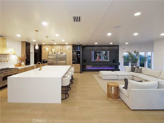 Interior, Kitchen, Living room, Pendant Lights, Recessed Lighting, Stainless Steel Appliances