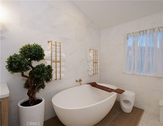 Bathroom, Free Standing Baths, Interior