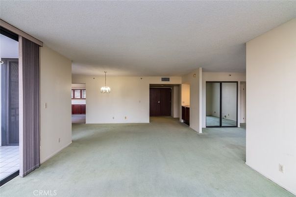 Empty room, Interior, Pendant Lights