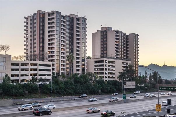 Exterior, Facade, Condo Building