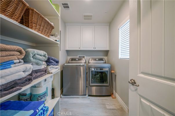 Interior, Washer, Wood Texture Flooring